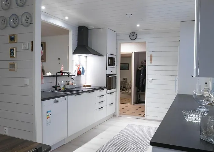 Villa Narikka, Tilava Ja Rauhallinen Loma-Asunto Kittilaen Keskustassa